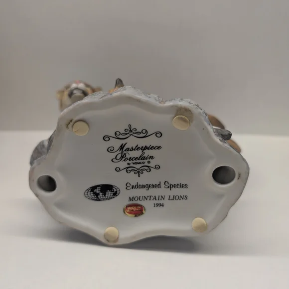 Mountain Lion Family Figurine - Brown - Picture 5 of 11